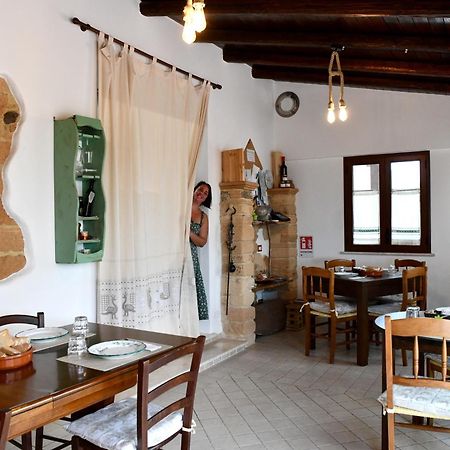 Fattoria La Traccia Villa เฟอร์ติเลีย ภายนอก รูปภาพ