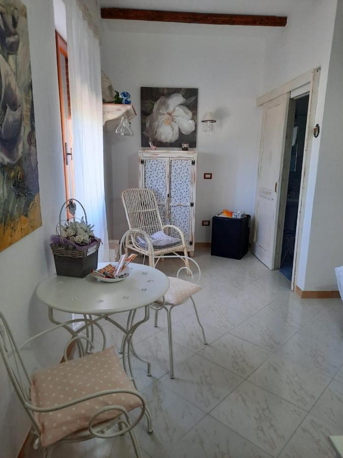 Fattoria La Traccia Villa เฟอร์ติเลีย ภายนอก รูปภาพ