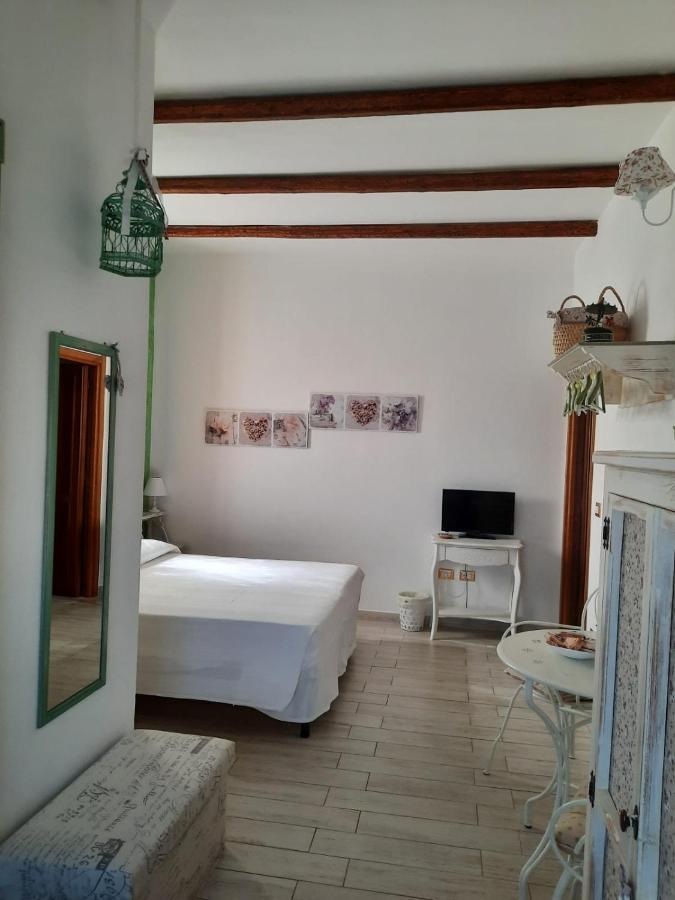 Fattoria La Traccia Villa เฟอร์ติเลีย ภายนอก รูปภาพ