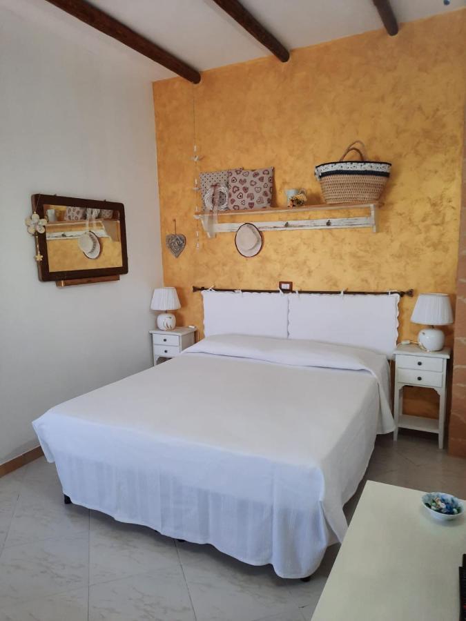 Fattoria La Traccia Villa เฟอร์ติเลีย ภายนอก รูปภาพ